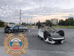 Двое пострадали в перевернувшемся Renault в Балакове