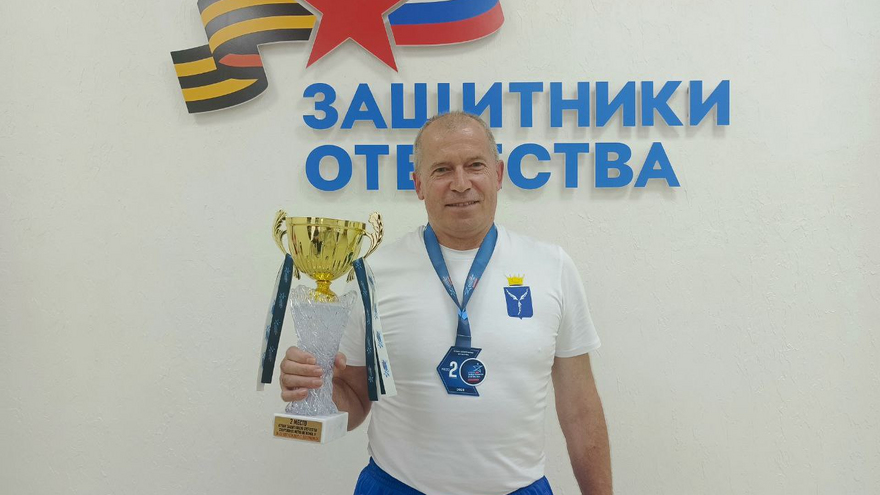 Кубок защитников Отечества: саратовский ветеран СВО Пилипчук взял серебро в метании ножа