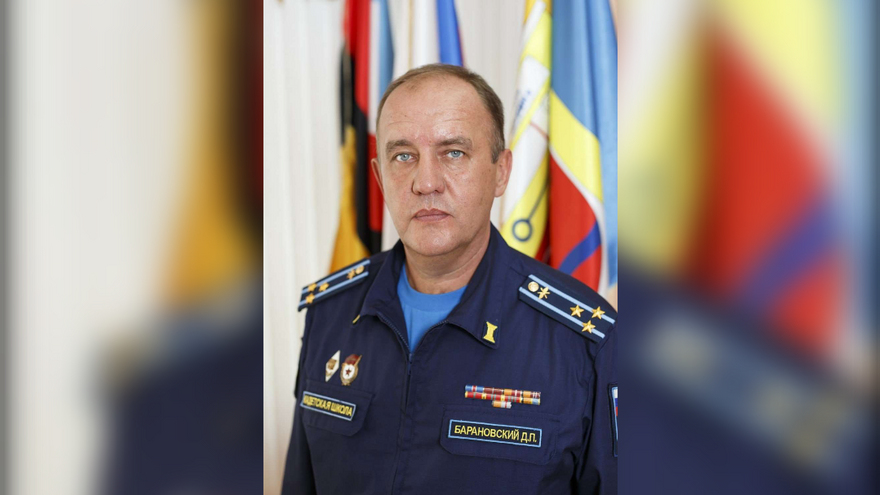 Директора энгельсской школы Барановского наградили медалью