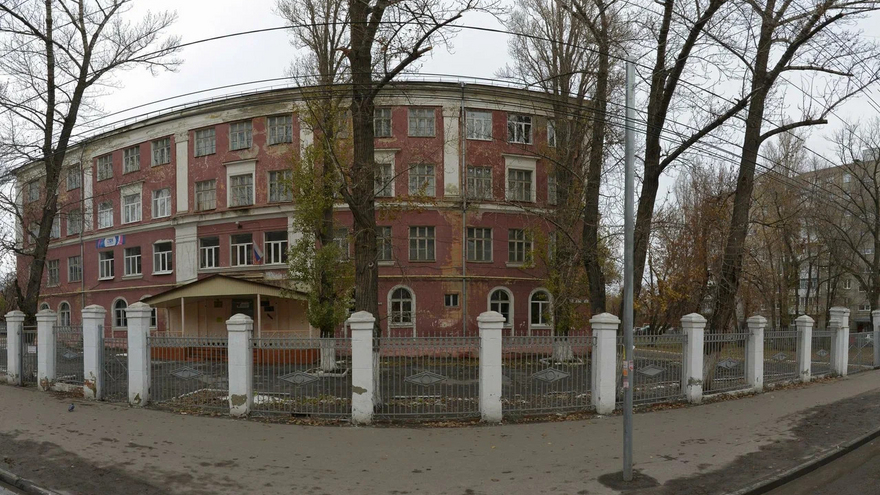 Школу № 83 в Саратове закрыли на долгожданный ремонт
