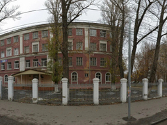 Школу № 83 в Саратове закрыли на долгожданный ремонт