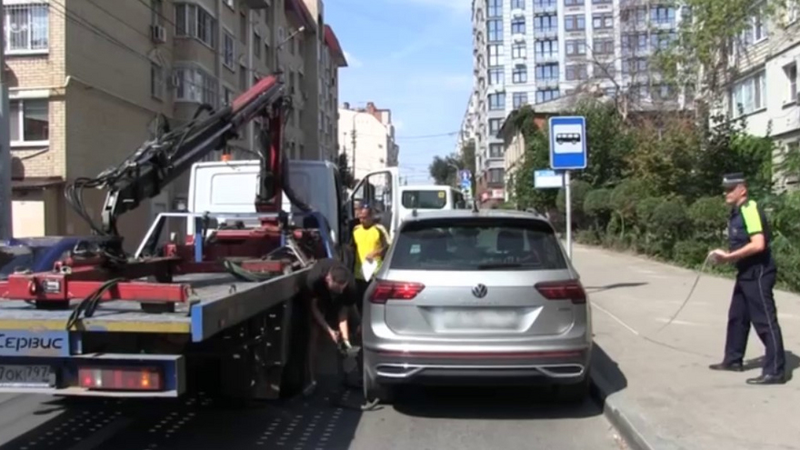 В Саратове с начала года нарушителям парковки выписали 20 тысяч протоколов