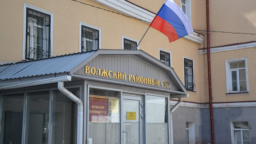 В саратовском суде задержали фигуранта наркотического дела: он не знал, что числился в розыске