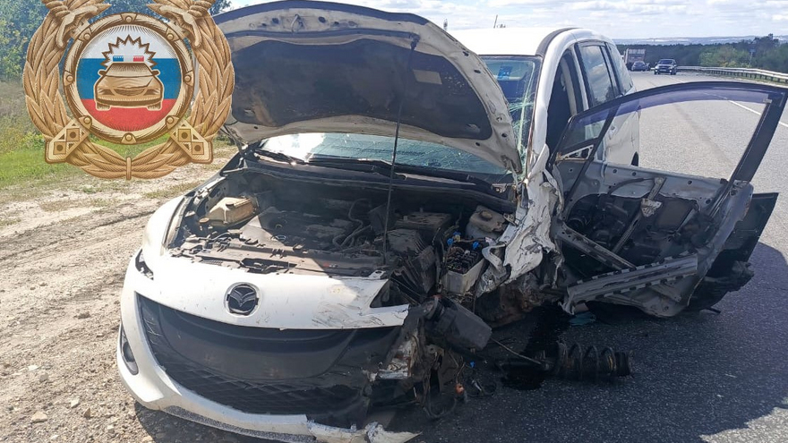 Водитель пострадал в тройной аварии под Вольском