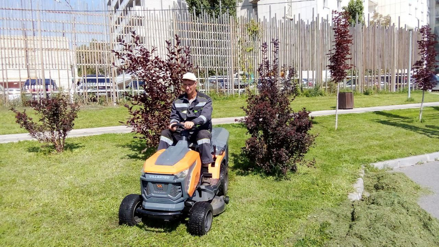 В Садово-парковом открыли вакансии озеленителей и ландшафтных дизайнеров