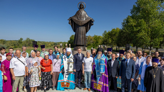 В Саратовской области появился памятник Божией Матери
