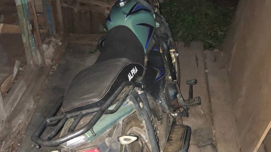 Под Калининском мопедист влетел в столб