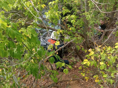В Саратовской области участника ДТП вытащили из оврага