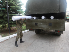 Саратовская таможня отправила военным изъятые боксерские мешки и фуллайкр