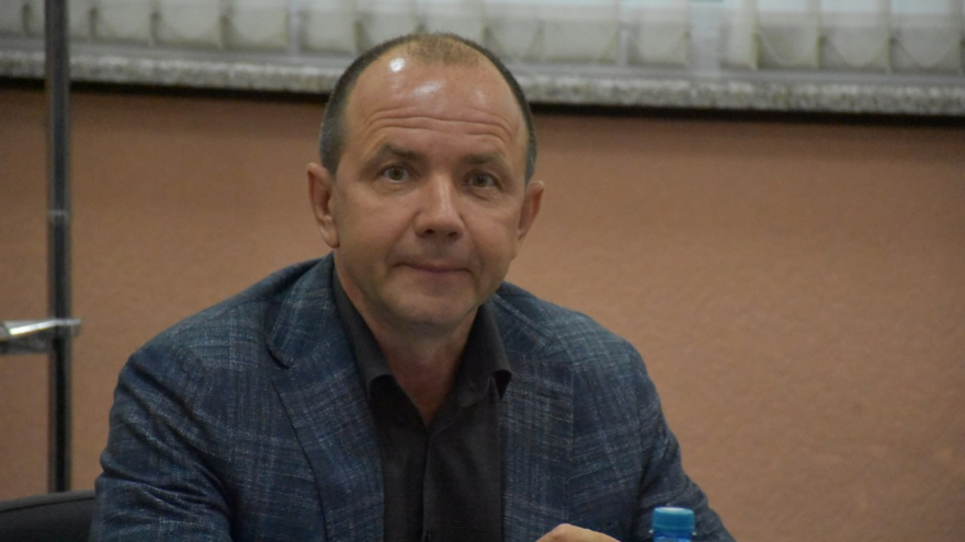 По две премьеры в сезон: Иван Комаров покажет в Саратовском театре драмы Оттепель