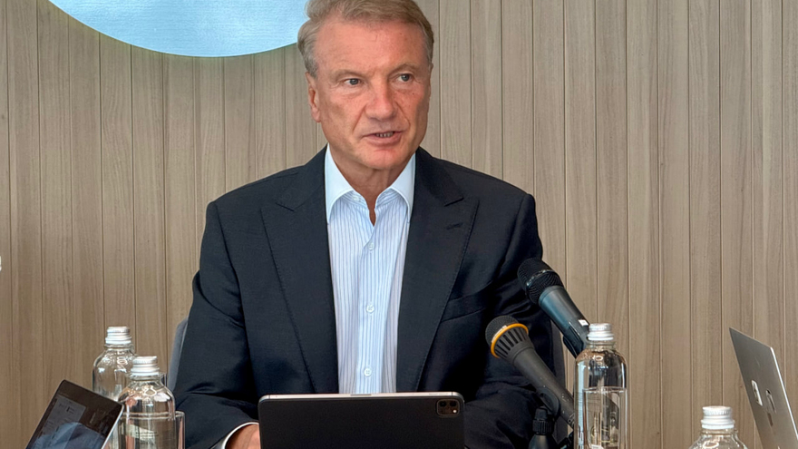 Глава Сбербанка Греф рассказал, что предпочитает платежи улыбкой