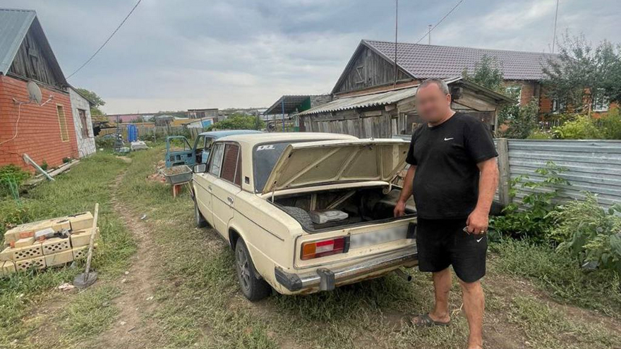 Сельчанин украл из чужой машины сабвуфер, усилитель и бензин