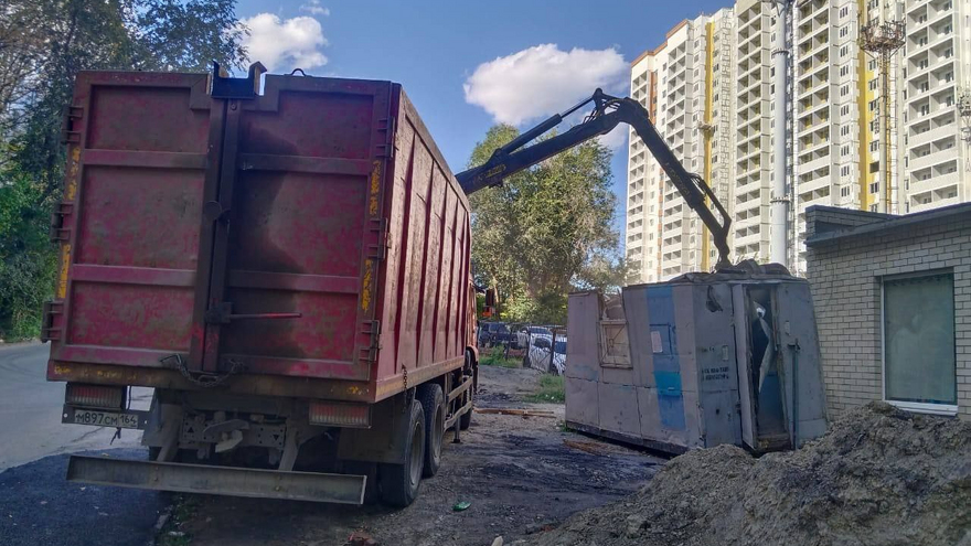 В Саратове выявили более 500 незаконных гаражей, ларьков и рекламных баннеров