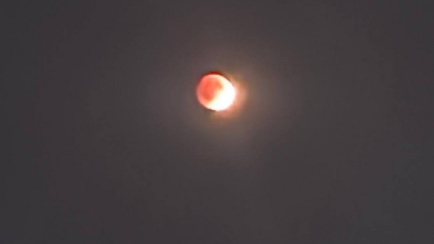 Саратовцы сфотографировали лунное затмение