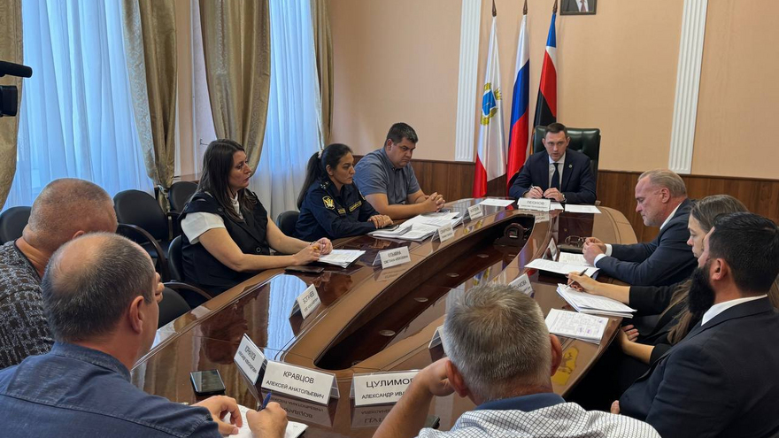 В Энгельсе руководителям УК напомнили об уголовной ответственности за нежелание оборудовать мусорные площадки
