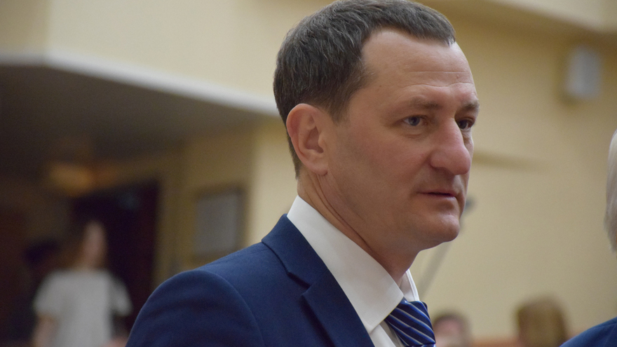 Обвиненному в коррупции экс-главе Марксовского района Романову продлили домашний арест