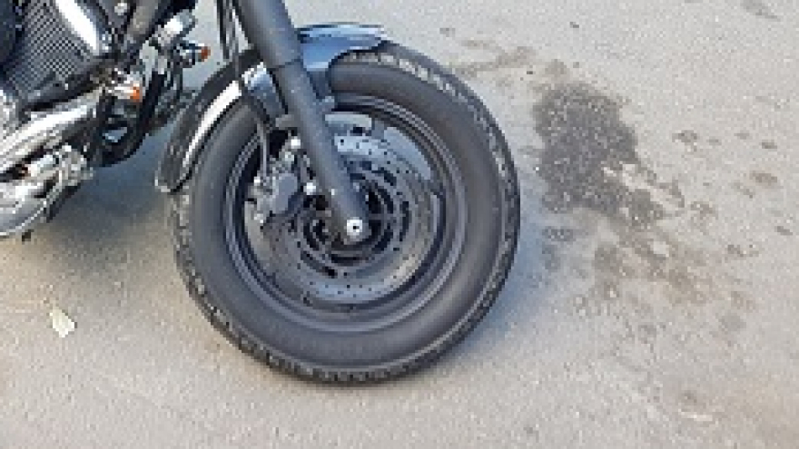 В Саратовской области байкер на Урале влетел в дерево