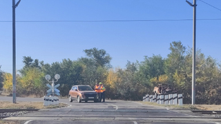 Саратовским водителям напомнили о правилах пересечения переездов