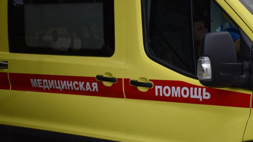 В Саратове женщина разбилась при падении с высоты