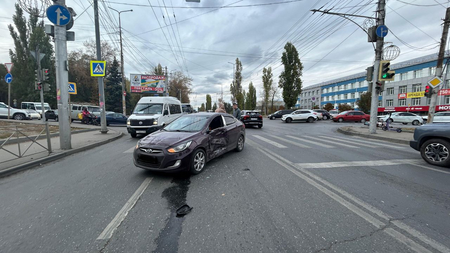 В Саратове питбайкер покалечился в ДТП