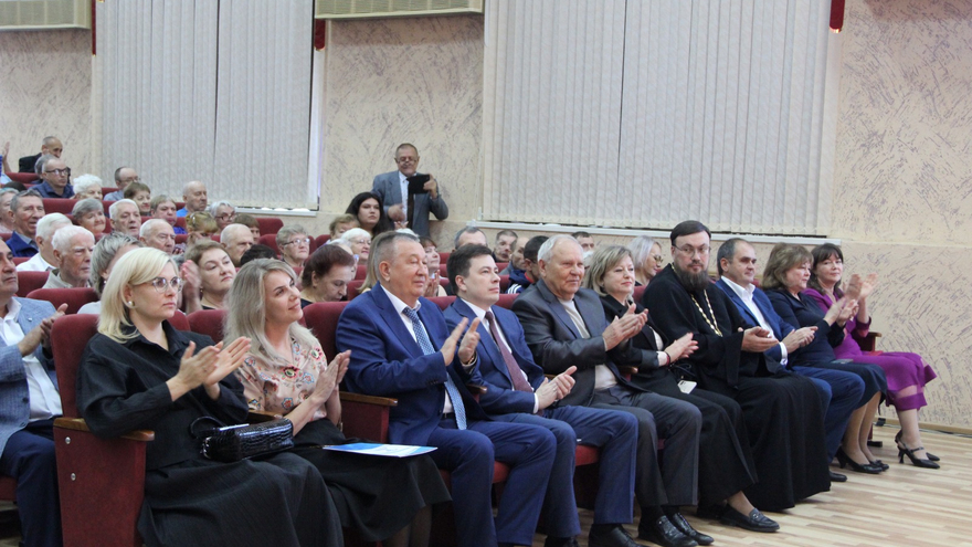 В Международный День пожилого человека в Энгельсском доме-интернате чествовали долгожителей и ветеранов