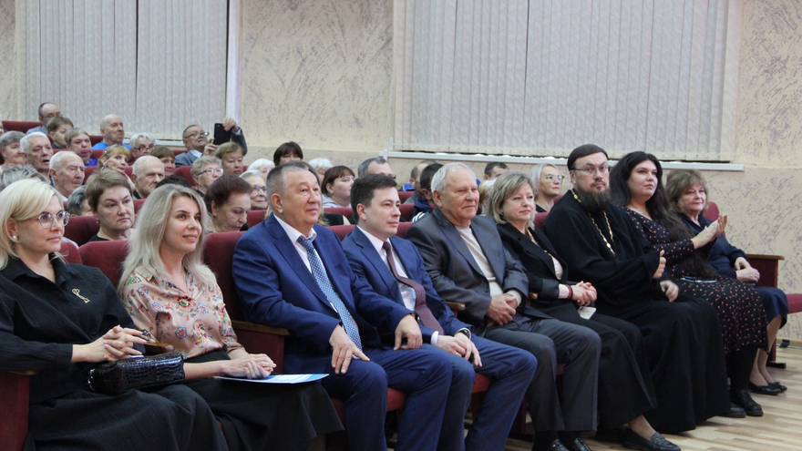В Международный День пожилого человека в Энгельсском доме-интернате чествовали долгожителей и ветеранов