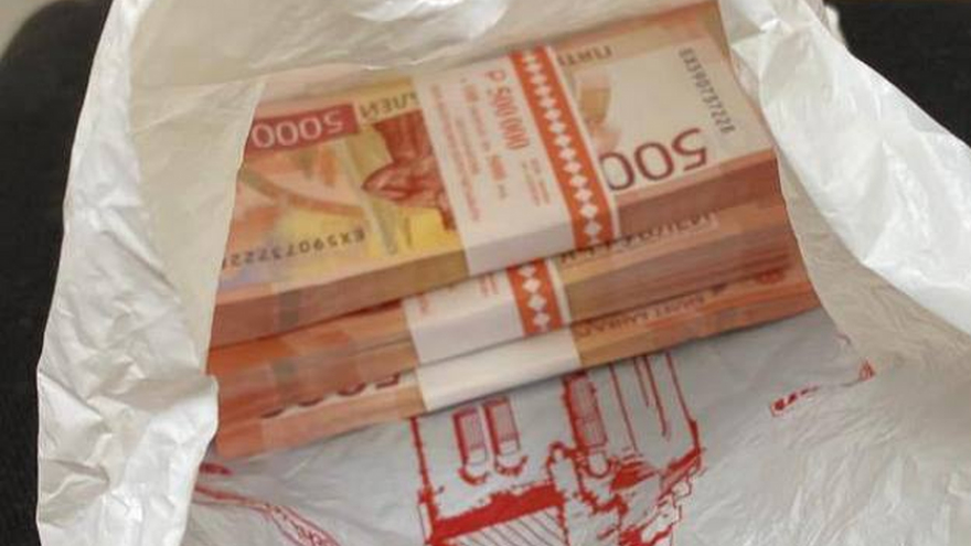 Двое саратовцев похитили у пенсионерки из Удмуртии 1,2 млн рублей