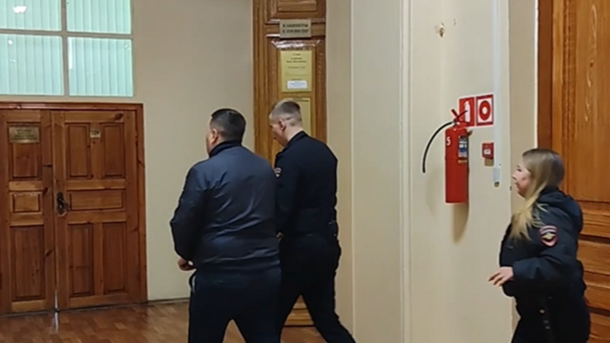 Мошенничество с красивыми номерами: суд не стал арестовывать начальника уголовного розыска