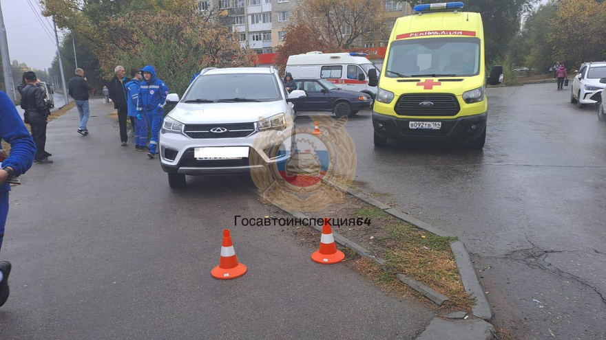 В Саратове автомобиль без водителя насмерть сбил пешехода