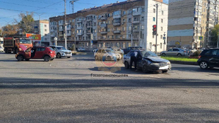 В Саратове две женщины пострадали в столкновении иномарок