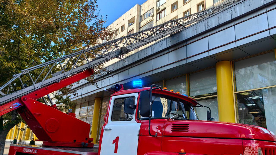 Из-за пожара в центре Саратова эвакуировали 11 человек