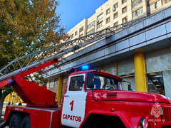 Из-за пожара в центре Саратова эвакуировали 11 человек