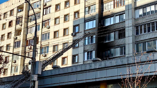 Из-за пожара в центре Саратова эвакуировали 11 человек