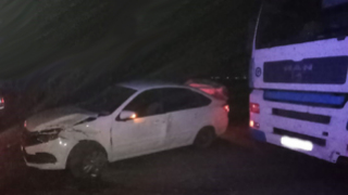 Под Балаковом две женщины пострадали в аварии с грузовиком