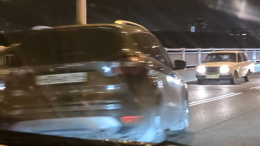 На мосту Саратов-Энгельс случилось ДТП: приехали скорые и пожарные