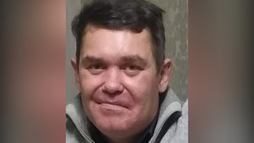 В Энгельсе разыскивают мужчину в бейсболке 