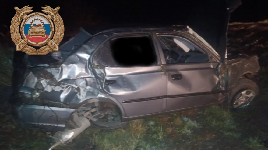 Ночью в Аркадакском районе Hyundai слетел с дороги