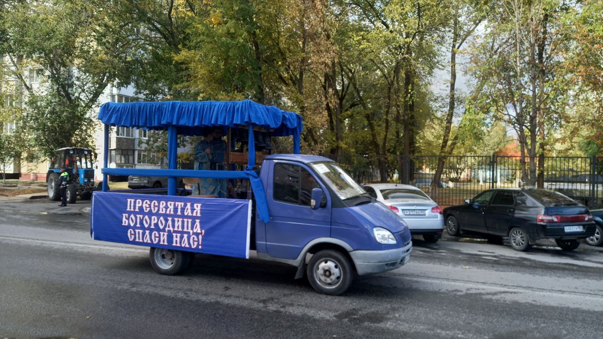 В Энгельсе тысяча верующих отправилась в крестный ход