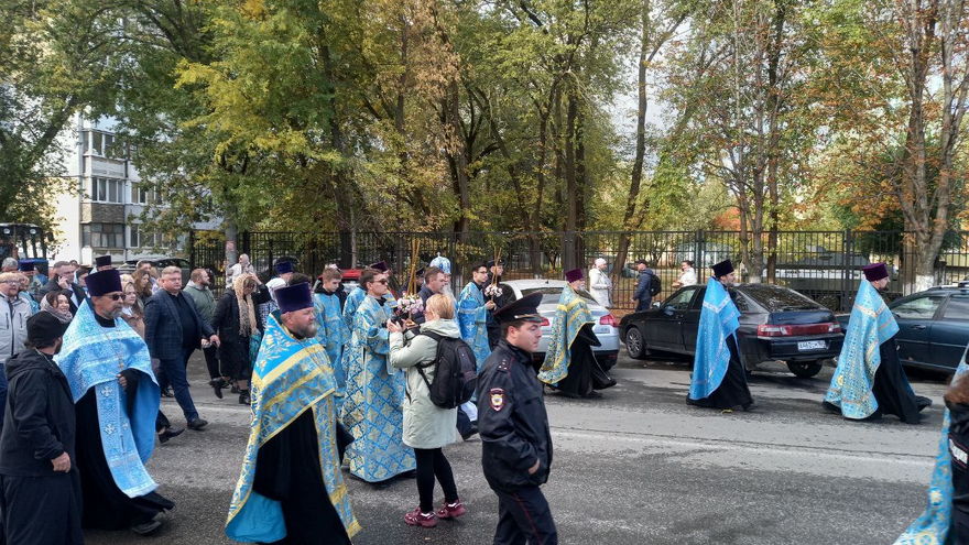 В Энгельсе тысяча верующих отправилась в крестный ход