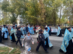 В Энгельсе тысяча верующих отправилась в крестный ход