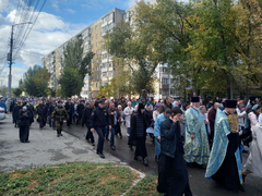 В Энгельсе тысяча верующих отправилась в крестный ход