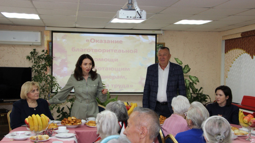 Проживающие Энгельсского дома-интерната стали участниками благотворительной акции