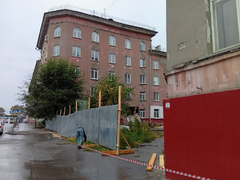 В Саратове на фасаде пятиэтажки с обрушенной стеной заметили гигантскую трещину