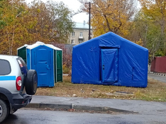В Саратове на фасаде пятиэтажки с обрушенной стеной заметили гигантскую трещину