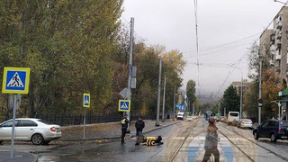 В Саратове подбили курьера на электровелосипеде