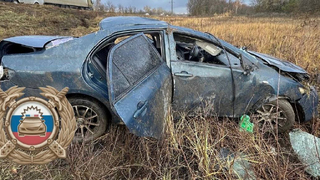 Под Марксом Toyota слетела с трассы: водитель погиб