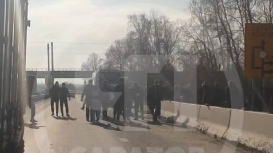 В Саратове футбольные фанаты устроили разборки: возбуждено дело, в полицию доставили более 30 человек
