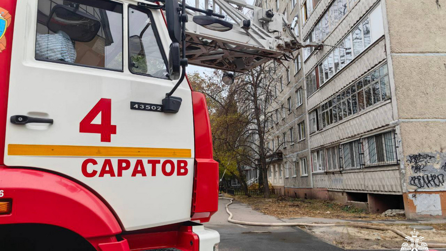 В Саратове из горящей девятиэтажки спасли 22 человека