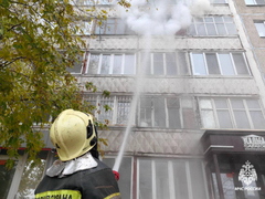 В Саратове из горящей девятиэтажки спасли 22 человека