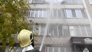 В Саратове из горящей девятиэтажки спасли 22 человека